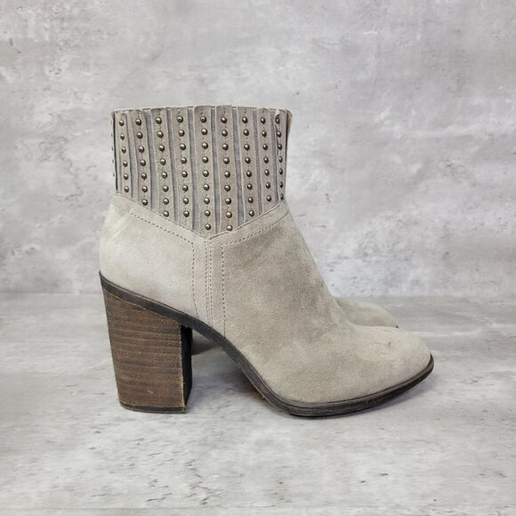 Lucky Brand Boot Womens 9.5 Gray Studded‎ Ankle Bootie Heeled Side Zip - Picture 3 of 9